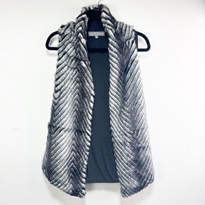 Lola & Sophie Faux Fur Chevron Striped Sleeveless Cardigan Vest Black White Sz S